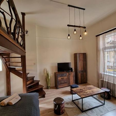 Vintage Apartman In City Center Miskolc Bagian luar foto