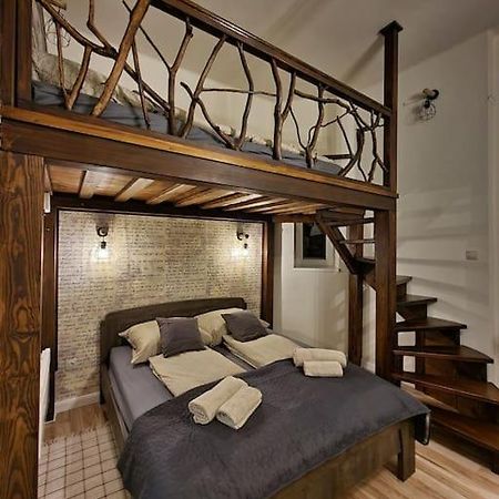 Vintage Apartman In City Center Miskolc Bagian luar foto