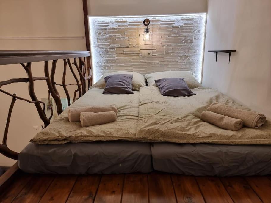 Vintage Apartman In City Center Miskolc Bagian luar foto