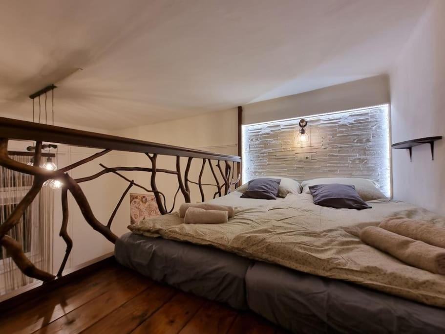 Vintage Apartman In City Center Miskolc Bagian luar foto
