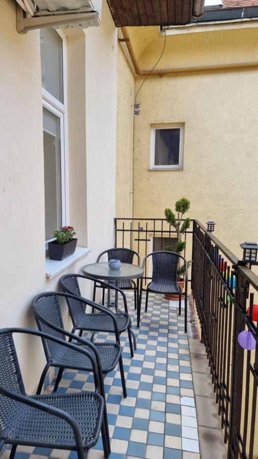 Vintage Apartman In City Center Miskolc Bagian luar foto